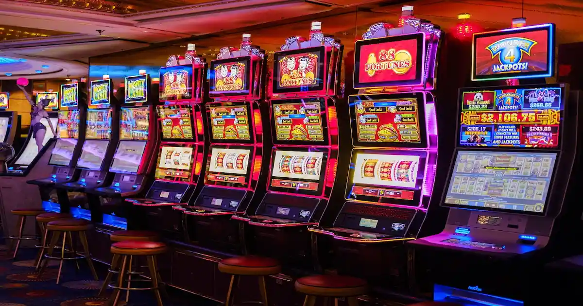 MCW Casino Slots, 777, Đá Gà, Live & Game Bài Online